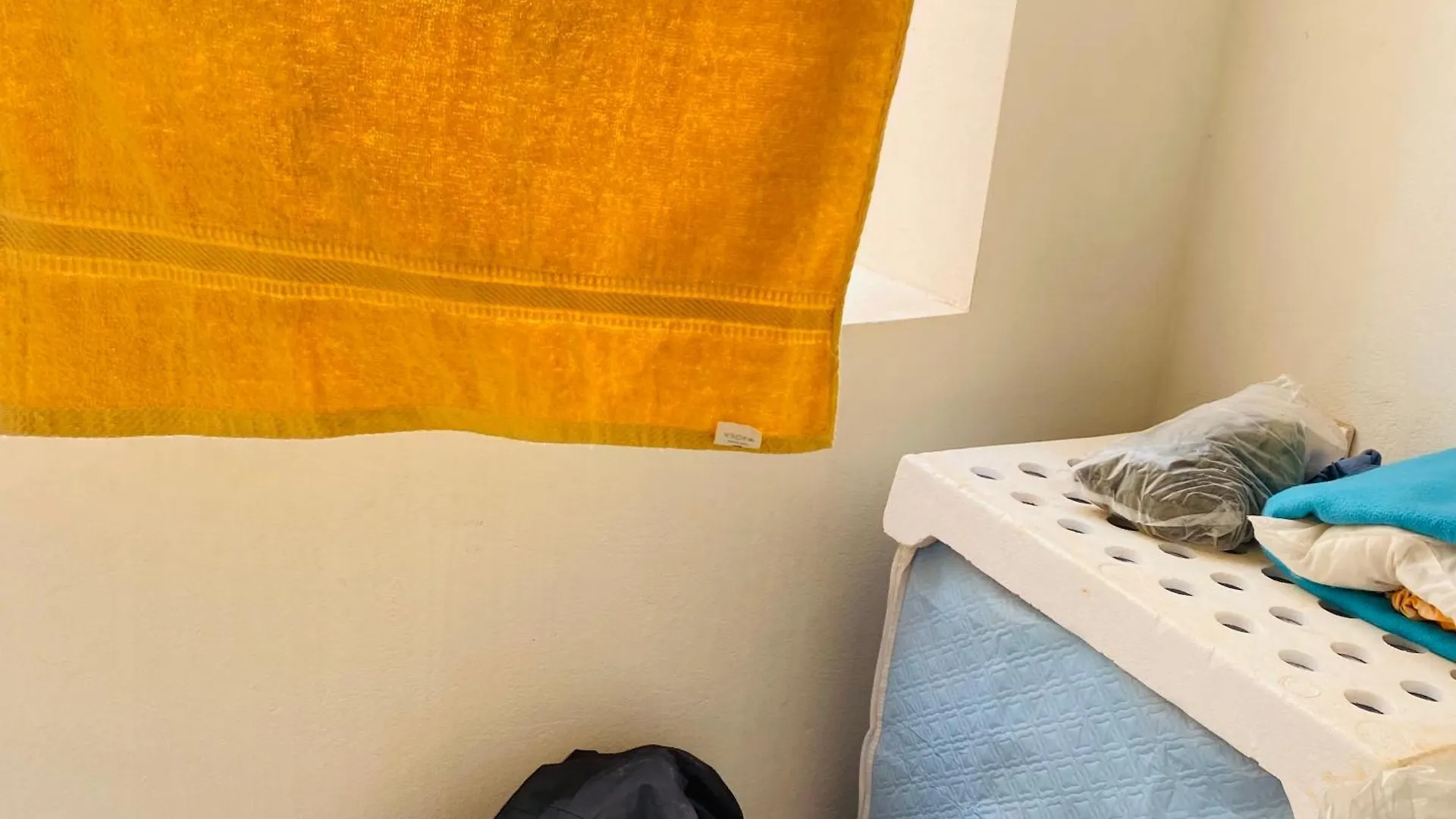 Apartamento T2 E Escritorio Mobiliado, Tudo Incluido , Agua, Luz, Internet, Maquina De Lavar Mindelo Habitación en casa particular